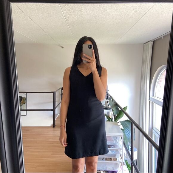Demoö Black V-Neck Mini Dress sz S - Picture 1 of 8